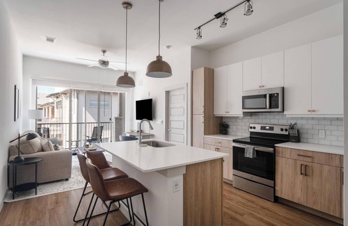 Austin Apartment | Landing | Modern 1BD, Gym, Pool