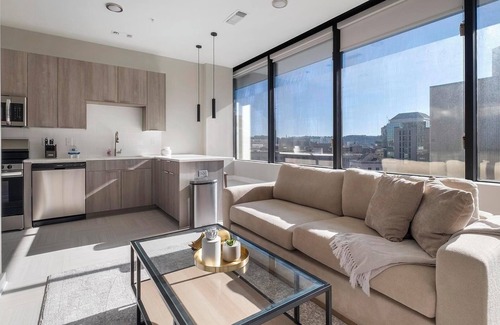 Civil Rights Historic District Apartment | Landing | Modern 1BD in Fountain Heights