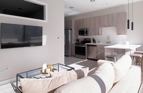 Civil Rights Historic District Apartment | Landing | Modern 1BD in Fountain Heights