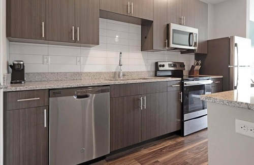 Edwardsville Apartment | Landing | Modern 1BD, Clubhouse, Gym