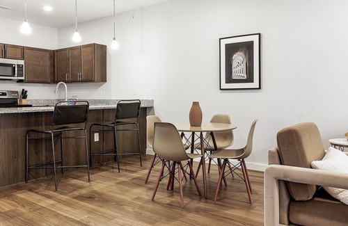 Cartersburg Apartment | Landing | Modern 1BD, Courtyard, Gym