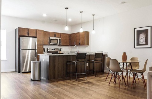 Cartersburg Apartment | Landing | Modern 1BD, Courtyard, Gym