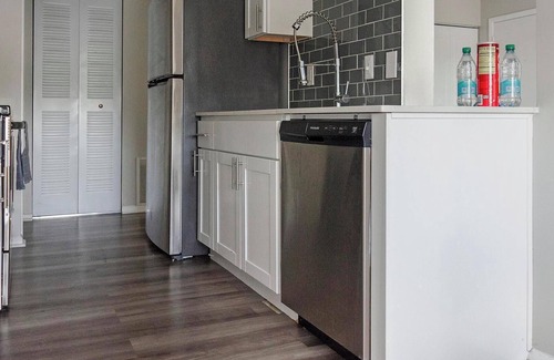 Indianapolis Apartment | Landing | Modern 1BD, Gym, Clubhouse
