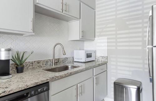 Royal Ridge Apartment | Landing | Modern 1BD, Gym, Clubhouse
