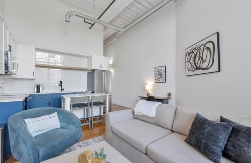 Greenville Apartment | Landing | Modern 1BD, Yoga Studio, Gym