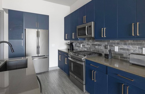 Washington Ave./ Memorial Park Apartment | Landing | Modern 1BD, Yoga Studio, Courtyard