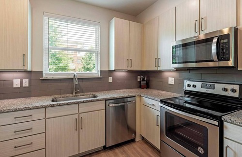 Charlotte Apartment | Landing | Modern 2BD, Clubhouse, Yoga Studio