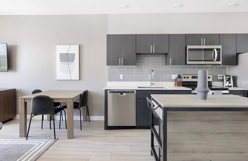 Maryvale Village Apartment | Landing | Modern 2BD, Clubhouse, Pool