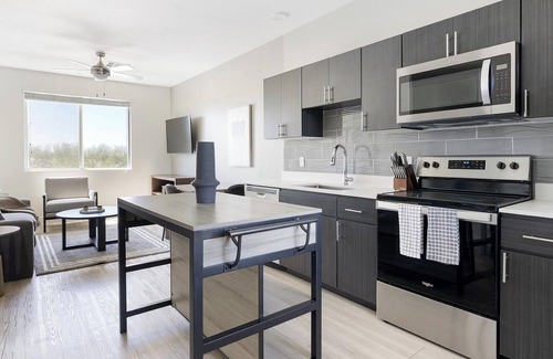 Maryvale Village Apartment | Landing | Modern 2BD, Clubhouse, Pool