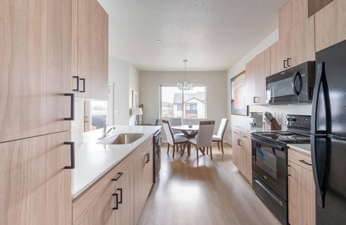Molalla Apartment | Landing | Modern 2BD, Gym, Clubhouse