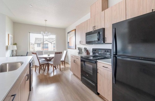 Molalla Apartment | Landing | Modern 2BD, Gym, Clubhouse