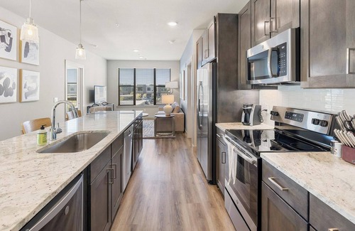 Inglewood Apartment | Landing | Modern 2BD, Rooftop Lounge
