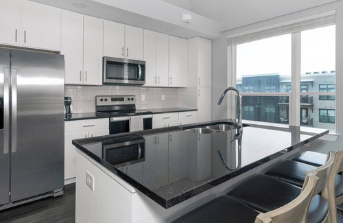 San Marco Apartment | Landing | Modern 2BD, Pool, Gym