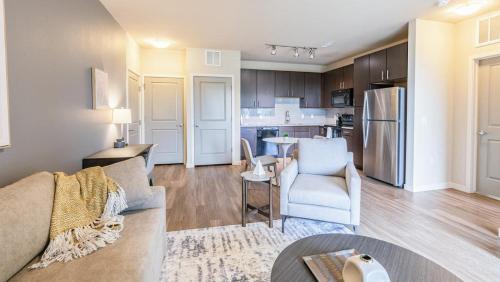 Highlands Ranch Apartment | Landing Modern Apartment with Amazing Amenities (ID7516X47)