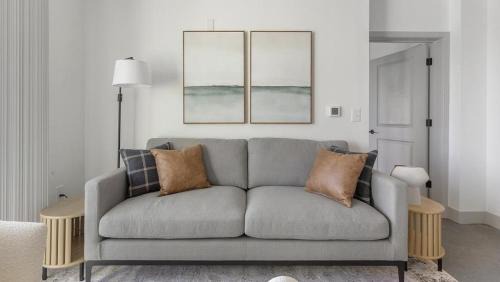 Richmond Apartment | Landing - Modern Apartment with Amazing Amenities (ID1398X192)