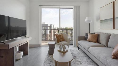 Richmond Apartment | Landing - Modern Apartment with Amazing Amenities (ID1398X192)