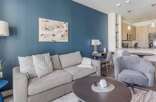 Anna Apartment | Landing | Modern Studio, Yoga Studio, Gym