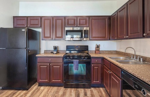 Sunrise Manor Apartment | Landing | Modern 1BD, Gym