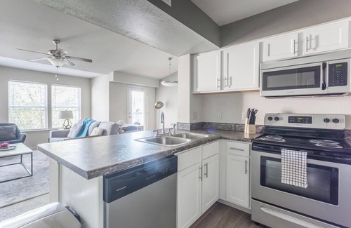 Broken Arrow Apartment | Landing | Spectacular 1BD, Courtyard, Gym