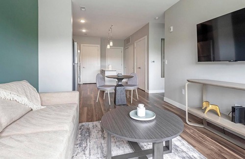 Edwardsville Apartment | Landing | Spectacular 1BD, Gym, Clubhouse