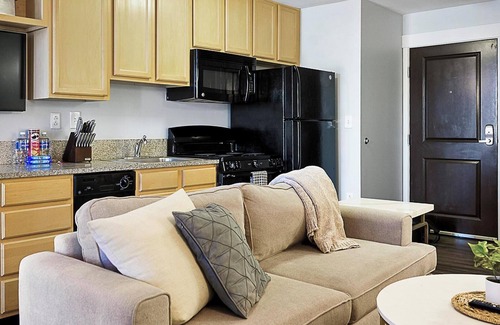 Downtown Indianapolis Apartment | Landing | Spectacular Studio, Pool, Rooftop Lounge