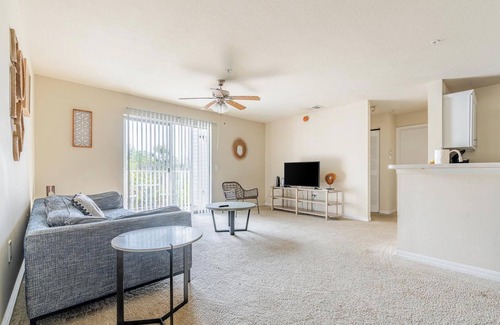 Trailer Estates Apartment | Landing | Spectacular 2BD, Gym, Pool