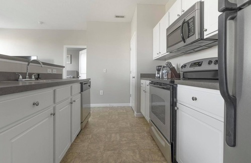 Canal Winchester Apartment | Landing | Spectacular 1BD, Clubhouse, Gym