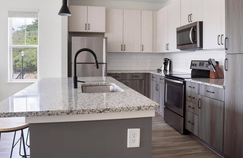 Mableton Apartment | Landing | Spectacular 1BD, Pool, Rooftop Lounge