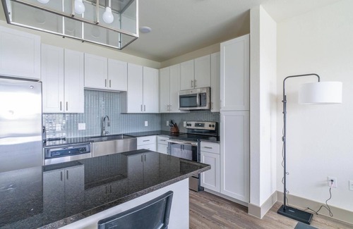 Conroe Apartment | Landing | Spectacular 1BD, Yoga Studio, Gym