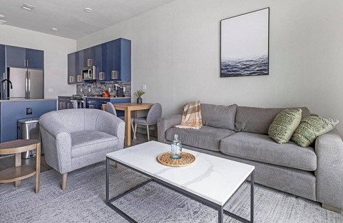 Washington Ave./ Memorial Park Apartment | Landing | Spectacular 1BD, Courtyard, Gym
