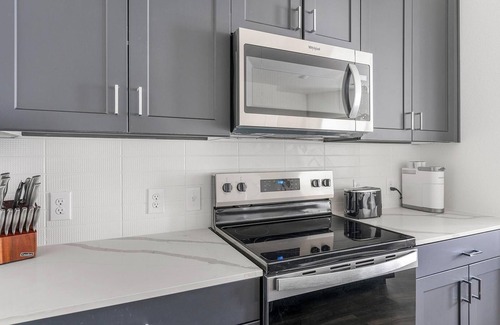 Northside Apartment | Landing | Spectacular 1BD, Pool, Gym