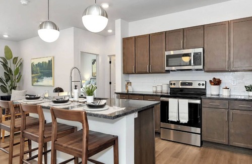 Madison Apartment | Landing | Spectacular 1BD, Pool, Gym