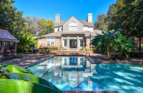 Germantown Apartment | Landing | Spectacular 1BD, Tennis Court, Gym