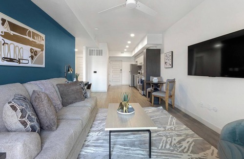 North Mountain Apartment | Landing | Spectacular 1BD, Pool, Gym
