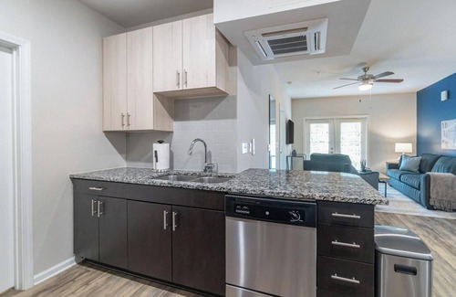 Charlotte Apartment | Landing | Spectacular 2BD, Gym, Clubhouse