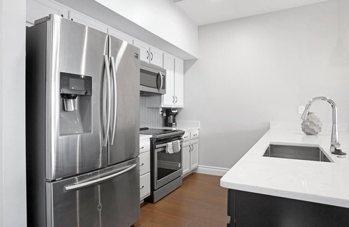 Little Italy Apartment | Landing | Spectacular 2BD, Gym