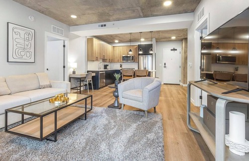 Englewood Apartment | Landing | Spectacular 2BD, Gym, Rooftop Lounge
