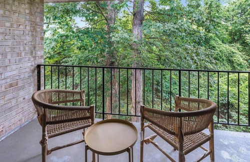 Greenbelt Apartment | Landing | Spectacular 2BD, Pool, Gym