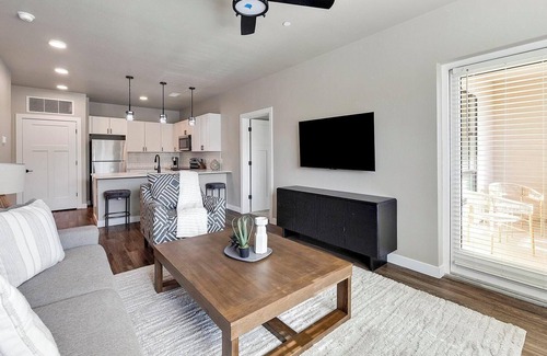 Goodyear Apartment | Landing | Spectacular 2BD, Clubhouse