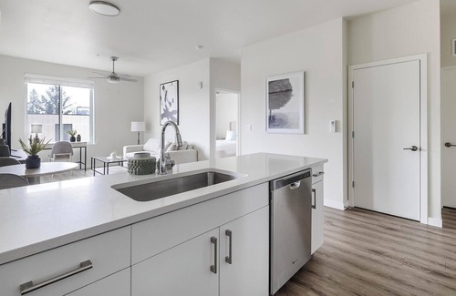 Homestead Apartment | Landing | Spectacular 2BD, Gym