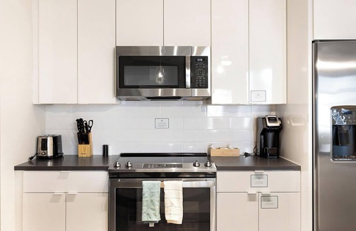 Port Tampa City Apartment | Landing | Spectacular 2BD, Pool, Gym