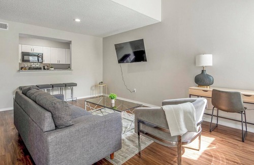 Cordova Apartment | Landing | Spectacular 2BD, Pool, Clubhouse