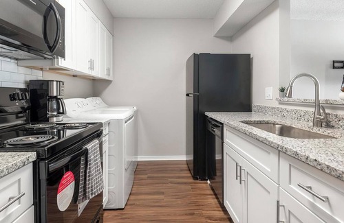 Cordova Apartment | Landing | Spectacular 2BD, Pool, Clubhouse