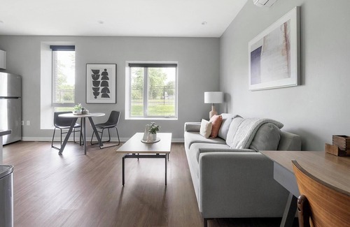 Nashville Apartment | Landing | Spectacular Studio, Courtyard, Gym