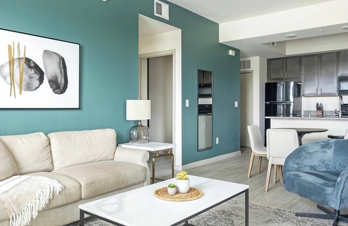 Eastwood Village Apartment | Landing | Spectacular 2BD, Clubhouse, Tennis Court