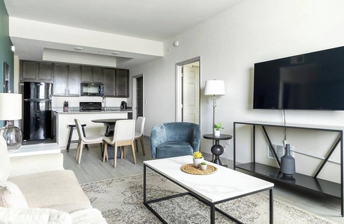 Eastwood Village Apartment | Landing | Spectacular 2BD, Clubhouse, Tennis Court