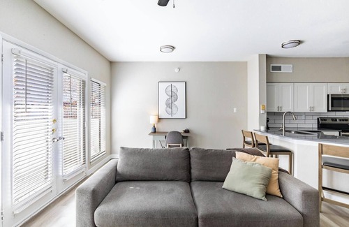 Fort Worth Apartment | Landing | Spectacular 2BD, Gym, Pool
