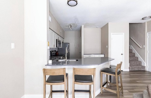 Fort Worth Apartment | Landing | Spectacular 2BD, Gym, Pool