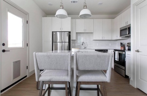 Tarrant County Apartment | Landing | Spectacular 1BD, Clubhouse, Yoga Studio