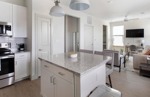 Tarrant County Apartment | Landing | Spectacular 1BD, Clubhouse, Yoga Studio